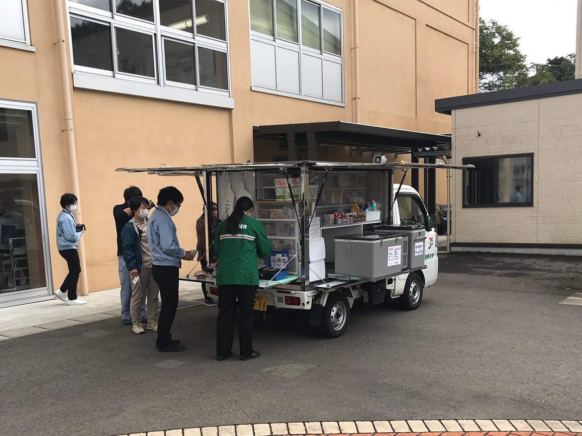 写真：買い物風景